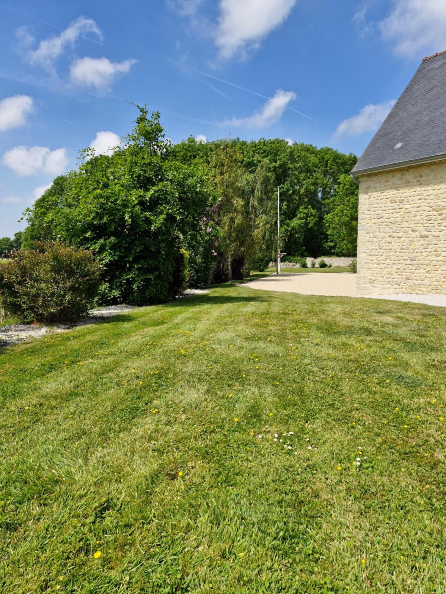 Les Gites Du Val Mandeville-en-Bessin Exterior foto