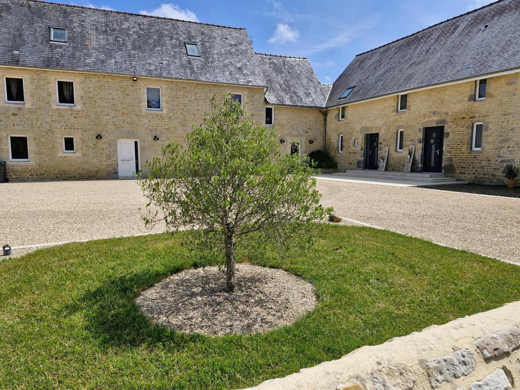 Les Gites Du Val Mandeville-en-Bessin Exterior foto